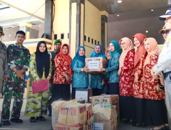 TP PKK Luwu Terima Langsung Bantuan Kemanusiaan Kabupaten Sinjai