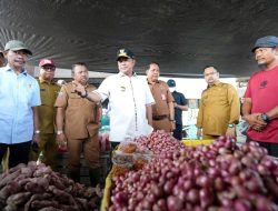 Pj Gubernur Sulbar Bahtiar Tinjau Ketersediaan Pasokan di Pasar Smart Pasangkayu