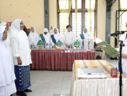 TP PKK Sufriaty Lantik Pengurus Cabang BKMT Kecamatan dan PP BKMT Desa se-Luwu Timur