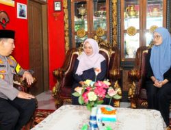 Momen Hangat Kapolri Kunjungi Keluarga AKP Anm Lusiyanto, Ungkap Dukacita Mendalam