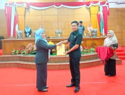 Pemkab Sidrap Nurkanaah Serahkan LKPJ 2024 ke DPRD
