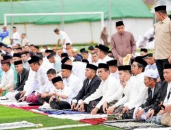 Gubernur Sulsel Andi Sudirman Shalat Idulfitri 1446 Hijriah Dikampung Halaman di Bone