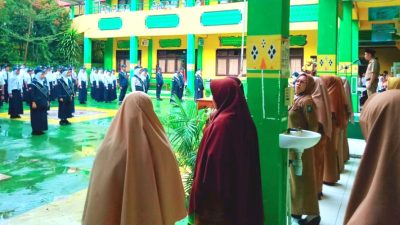 Pelantikan OSIS Baru SMPN 1 Soppeng, Kepala Sekolah Harap Dapat Membawa Perubahan Positif