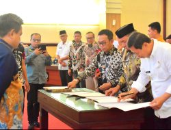 Bupati Soppeng Teken Komitmen Pengelolaan Sampah Bersama Pemprov Sulsel