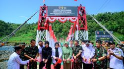 Wagub Sulsel Resmikan Jembatan Garuda Merah Putih, Akhiri Penantian Puluhan Tahun Warga Tompobulu