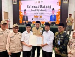 Kepulangan Jemaah Haji Kloter 21 Disambut Gubernur Sulsel dan Wabup Soppeng di Makassar