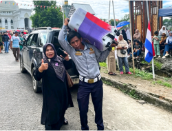 Sejak Fajar Menyingsing, Dishub Soppeng Tak Sekadar Atur Lalu Lintas, Ikut Angkut Koper Jamaah Haji Kloter 41