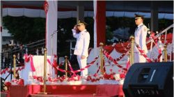 Wabup Soppeng Pimpin Upacara Penurunan Bendera HUT ke-81 RI di Lapangan Gasis