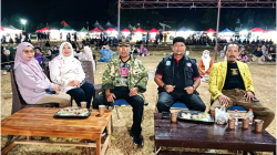 Bukan Cuma Jadi Penonton, Kades Barang dan Pattojo Turun Langsung Bakar Semangat Peserta di Panggung Seni Liliriaja