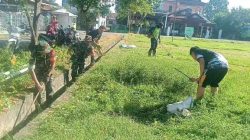 Aksi Nyata Peduli Lingkungan, Koramil 1423-04/Liliriaja dan Warga Bersihkan Saluran Air di Jennae